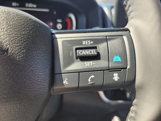 Certified 2025 Nissan Rogue Platinum AWD/4WD image 27