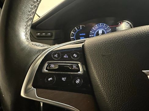 Used 2017 Cadillac Escalade Luxury AWD/4WD image 35
