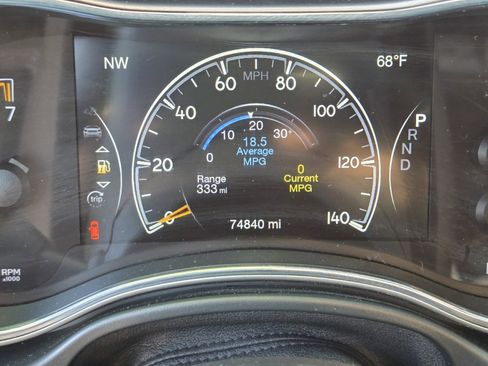 Used 2021 Jeep Grand Cherokee Laredo image 19