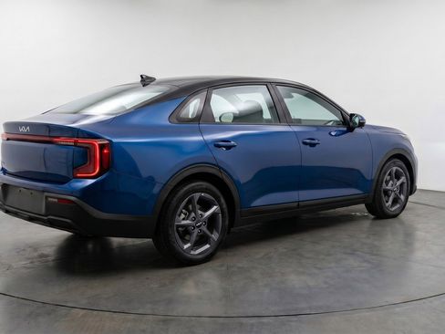 Used 2025 Kia K4 FWD image 9