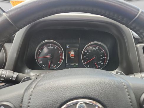 Used 2018 Toyota RAV4 SE w/ Power Extra Value Package FWD image 21