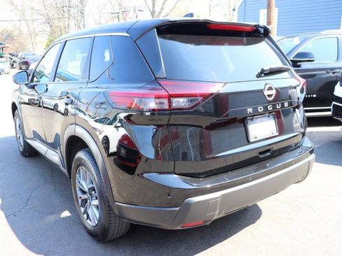 Used 2024 Nissan Rogue S image 3