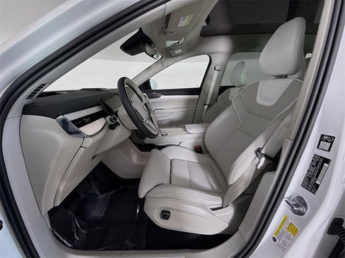 New 2025 Volvo EX90 Plus w/ Protection Package Premier image 21