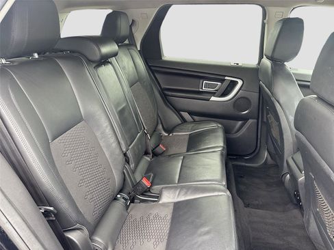 Used 2018 Land Rover Discovery Sport SE image 26