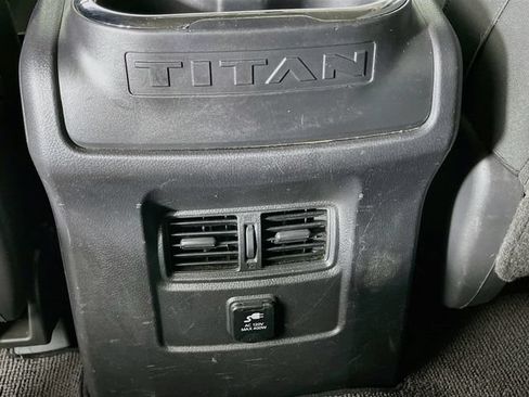 Used 2018 Nissan Titan SV w/ SV Convenience Package AWD/4WD image 25
