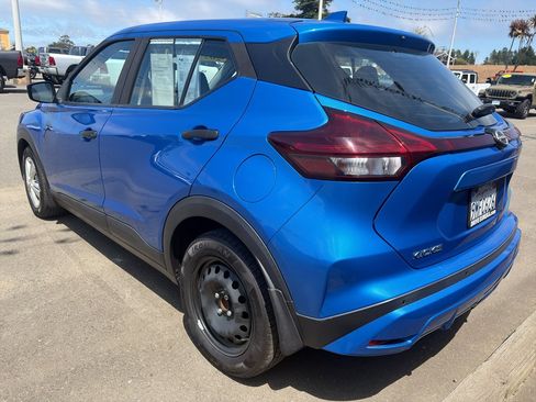 Used 2023 Nissan Kicks S FWD image 4