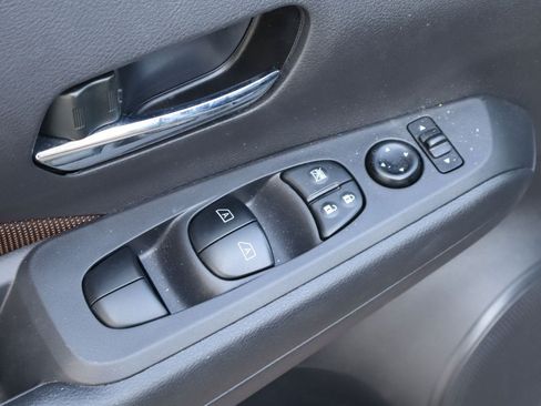 Used 2023 Nissan Kicks SR FWD image 20