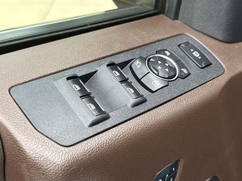 Used 2017 Ford F250 King Ranch w/ King Ranch Ultimate Package AWD/4WD image 19