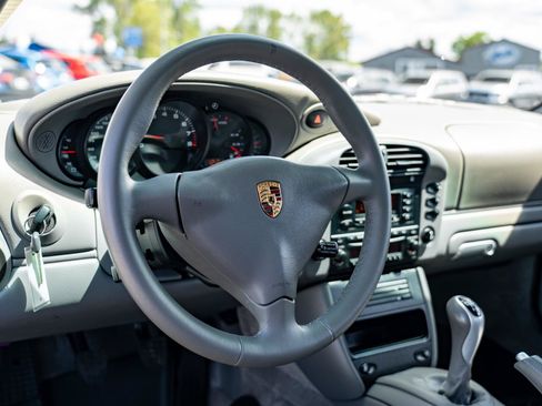 Used 2003 Porsche 911 Carrera RWD image 15