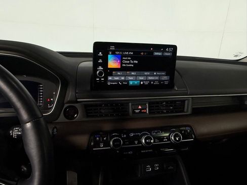 Used 2023 Honda Pilot Elite image 17
