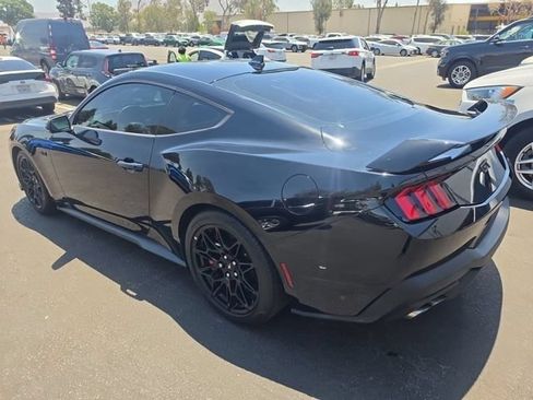 Used 2025 Ford Mustang GT Premium w/ GT Performance Package RWD image 4