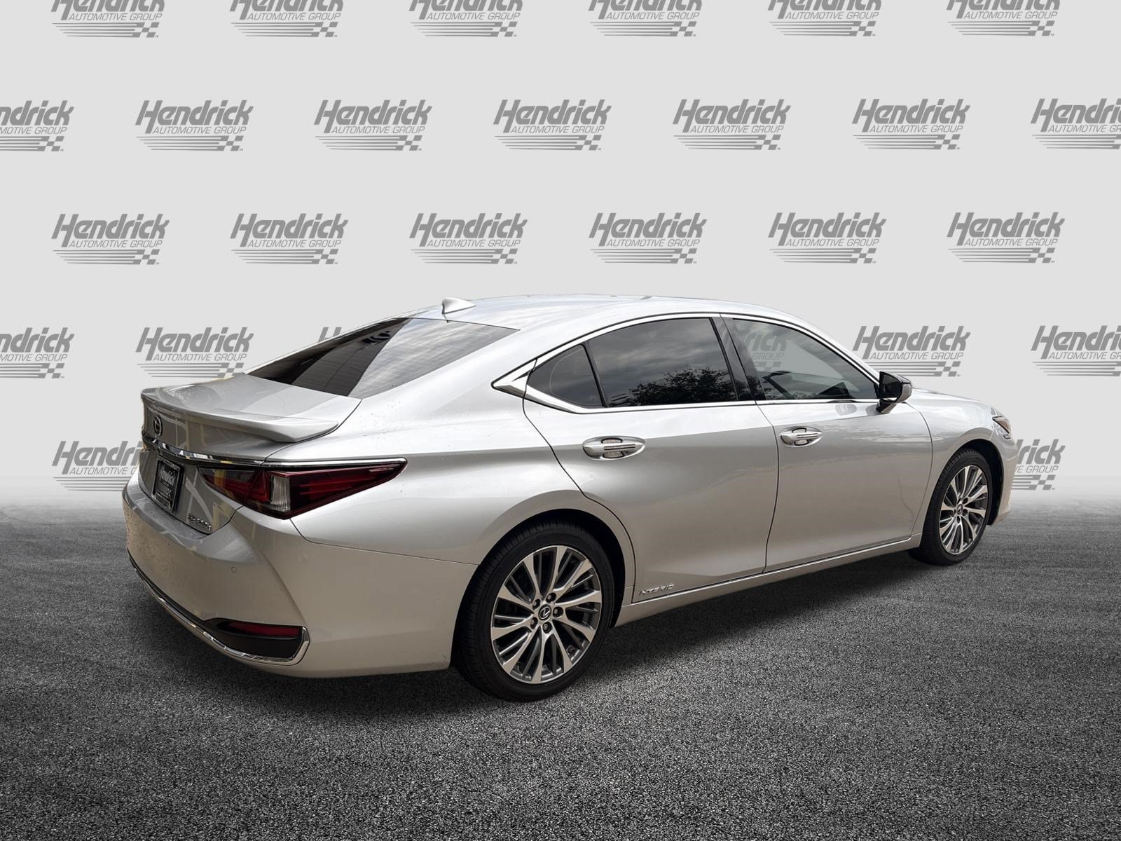 Used 2019 Lexus ES 300h w/ Premium Package FWD image 10