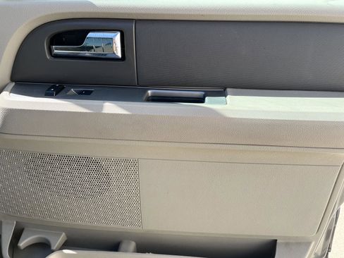 Used 2010 Ford Expedition XLT AWD/4WD image 15