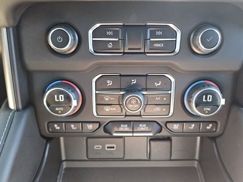 Used 2023 Chevrolet Tahoe Premier RWD image 9