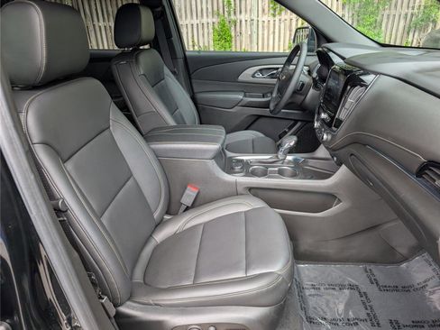 Used 2023 Chevrolet Traverse LT AWD/4WD image 12