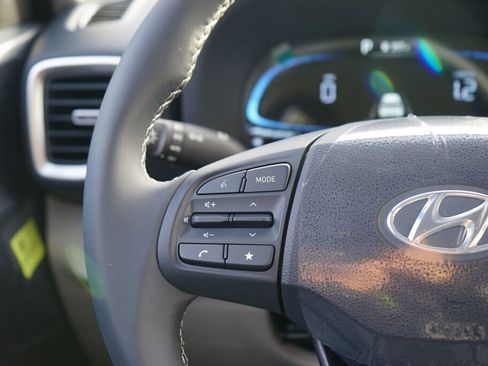 New 2025 Hyundai Venue Limited image 20