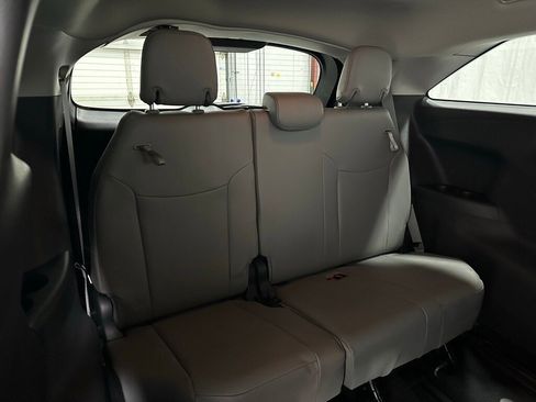 Used 2025 Toyota Sienna XLE image 58