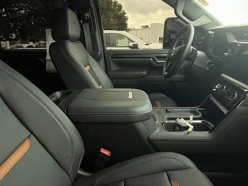 Certified 2025 GMC Sierra 2500 AT4 w/ AT4 Premium Plus Package AWD/4WD image 10