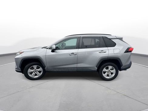 Used 2020 Toyota RAV4 XLE w/ Convenience Package FWD image 9