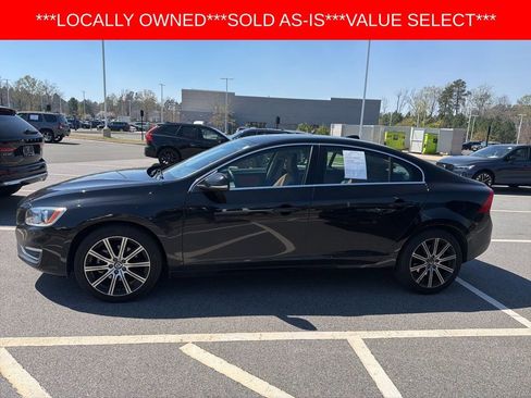 Used 2017 Volvo S60 T5 Inscription w/ Convenience Package image 2