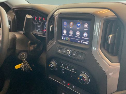 Used 2020 Chevrolet Silverado 1500 Custom w/ Custom Value Package AWD/4WD image 36
