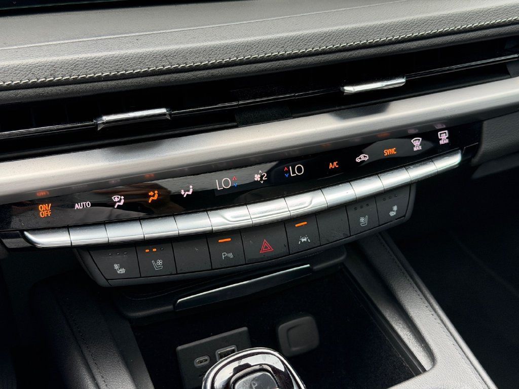 Used 2024 Cadillac XT4 Premium Luxury FWD image 26