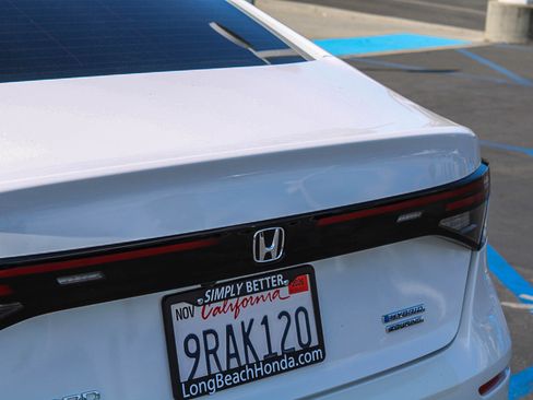 Used 2025 Honda Accord Touring image 11