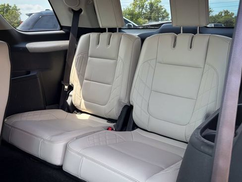 Used 2016 Ford Explorer Platinum AWD/4WD image 25
