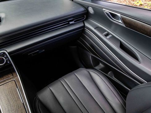 Used 2024 Genesis GV80 2.5T image 17