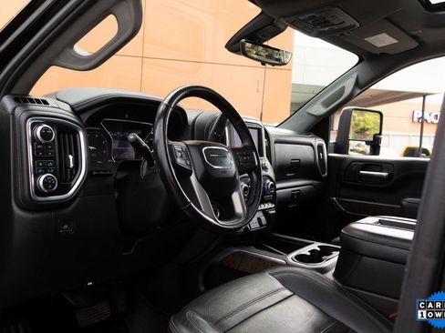 Used 2022 GMC Sierra 2500 Denali w/ Denali Black Diamond Edition AWD/4WD image 15