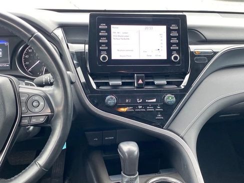 Used 2023 Toyota Camry SE image 9