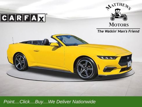 Used 2024 Ford Mustang Convertible image 1