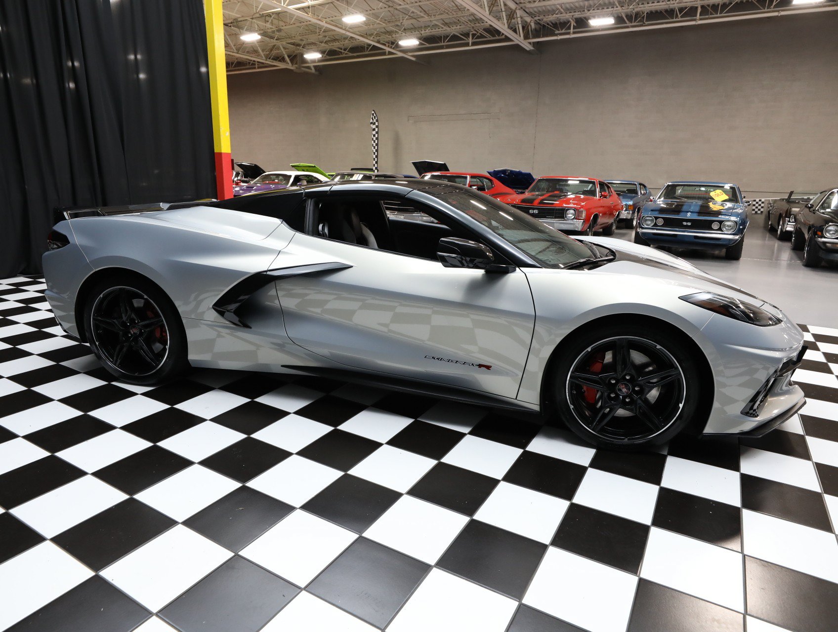 Used 2021 Chevrolet Corvette Stingray Premium Conv w/ Z51 Performance Package RWD image 22