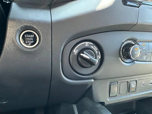 Certified 2024 Nissan Frontier SV w/ Technology Package AWD/4WD image 25