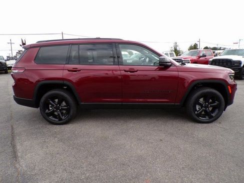 New 2025 Jeep Grand Cherokee L Limited w/ Black Appearance Package image 5