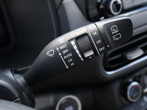 Used 2023 Hyundai Kona Limited AWD/4WD image 41