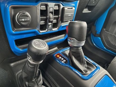 Used 2024 Jeep Wrangler Sport S image 33