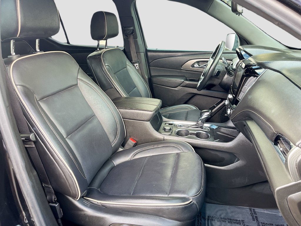Used 2023 Chevrolet Traverse Premier w/ LPO, Floor Liner Package AWD/4WD image 31