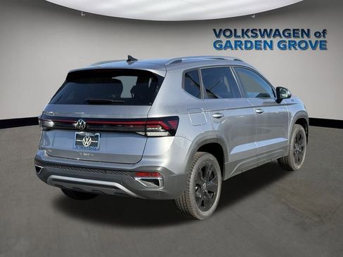 New 2025 Volkswagen Taos SE image 6