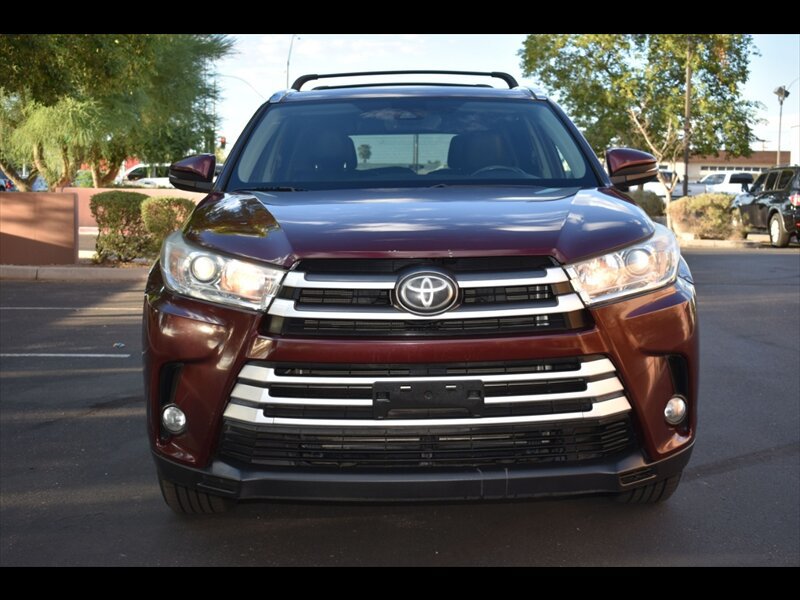 Used 2019 Toyota Highlander XLE FWD image 8