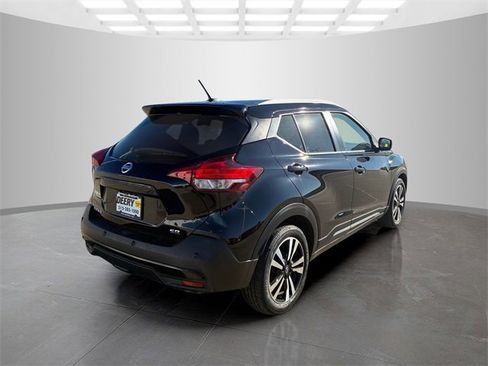 Used 2020 Nissan Kicks SR image 4