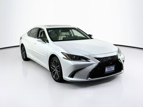 Used 2025 Lexus ES 350 w/ Premium Package FWD image 3