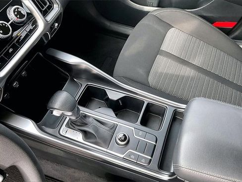 Used 2023 Kia Sorento LX image 13