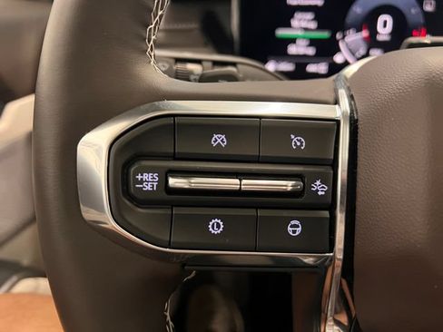 Used 2025 GMC Acadia Denali w/ Super Cruise Package AWD/4WD image 28
