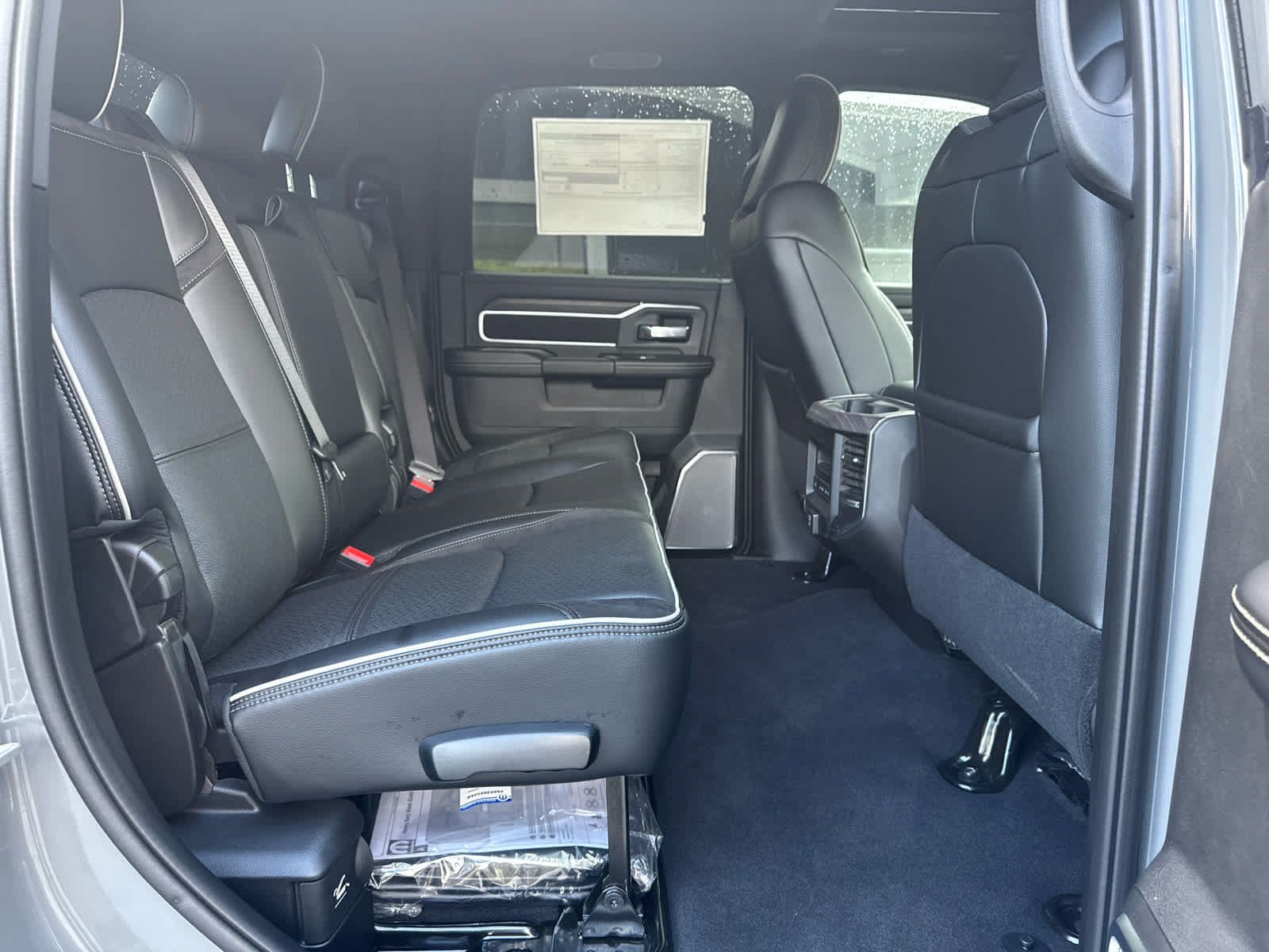 New 2026 RAM 2500 Laramie AWD/4WD image 17