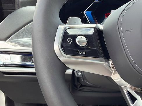 Used 2025 BMW 750e xDrive w/ Executive Package image 36