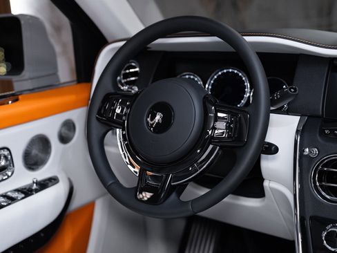 Used 2023 Rolls-Royce Cullinan w/ Cullinan Package image 44