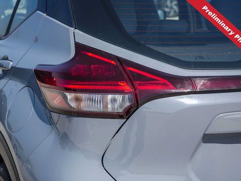 Used 2023 Nissan Kicks SR w/ SR Premium Package FWD image 9