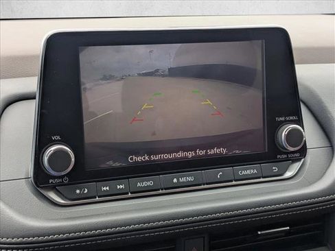 Used 2023 Nissan Rogue SV FWD image 13