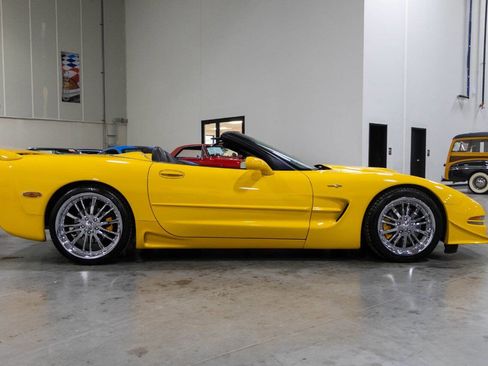 Used 2001 Chevrolet Corvette Convertible w/ Preferred Equipment Group2 image 7